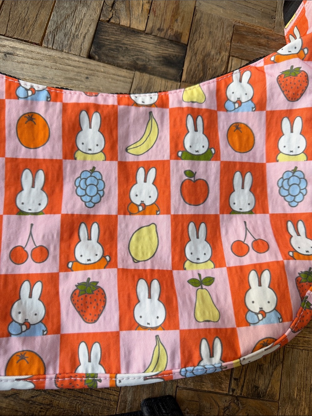 Baggu x Miffy Checkered Fruit Miffy Medium Nylon Crescent Bag NWT - Picture 3 of 6